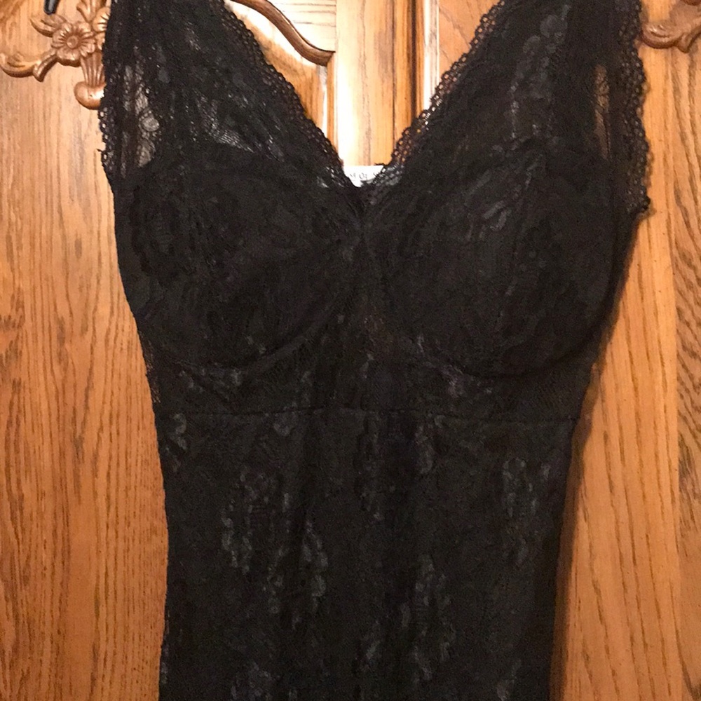 Black lace dress - Picture 2 of 4